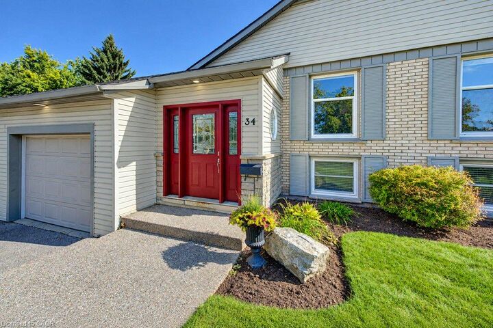 Property Photo:  34 Wayne Drive  ON N2A 1M2 