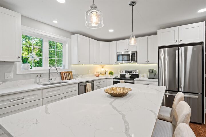 Property Photo:  66 Castine St  MA 01606 