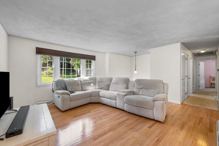 Property Photo:  7 Hickory Dr  MA 01469 