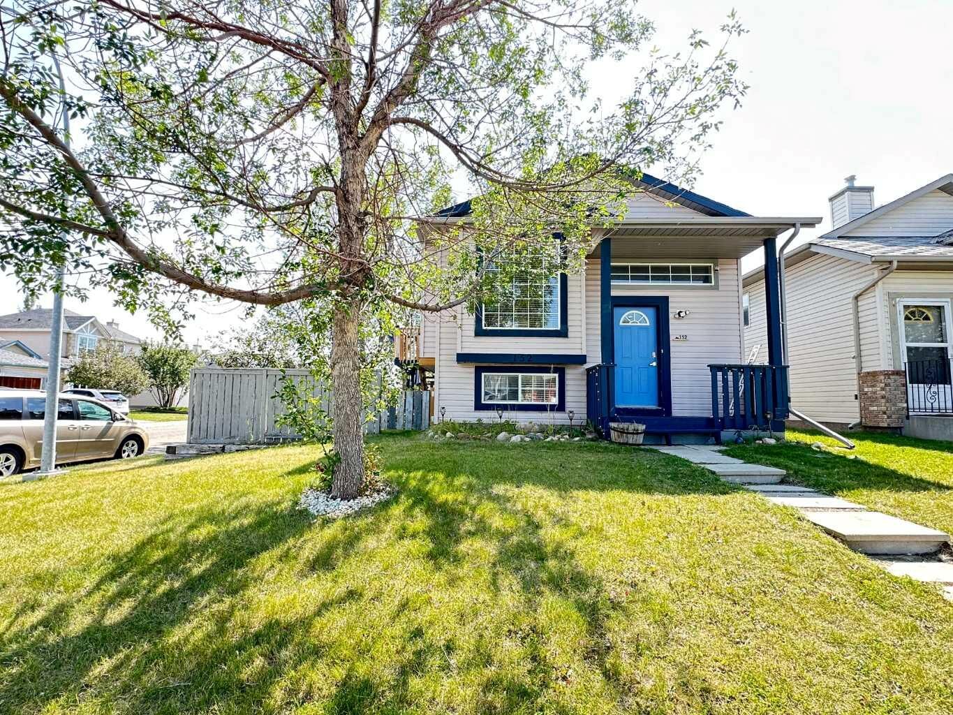 Property Photo: 152 Coverton Close NE AB T2Y 4M3