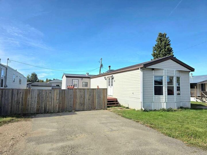Property Photo:  404 6 Avenue NW 78  AB T0G 2A1 
