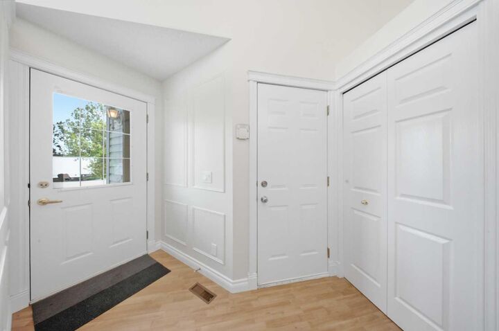 Property Photo:  33 Martin Crossing Green NE  AB T3J 3P1 