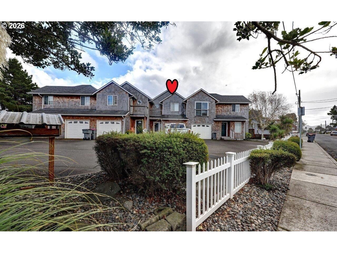 Property Photo:  307 Avenue C  OR 97138 