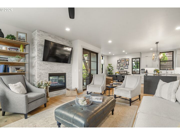 Property Photo:  1191 Lantern Ln  OR 97401 