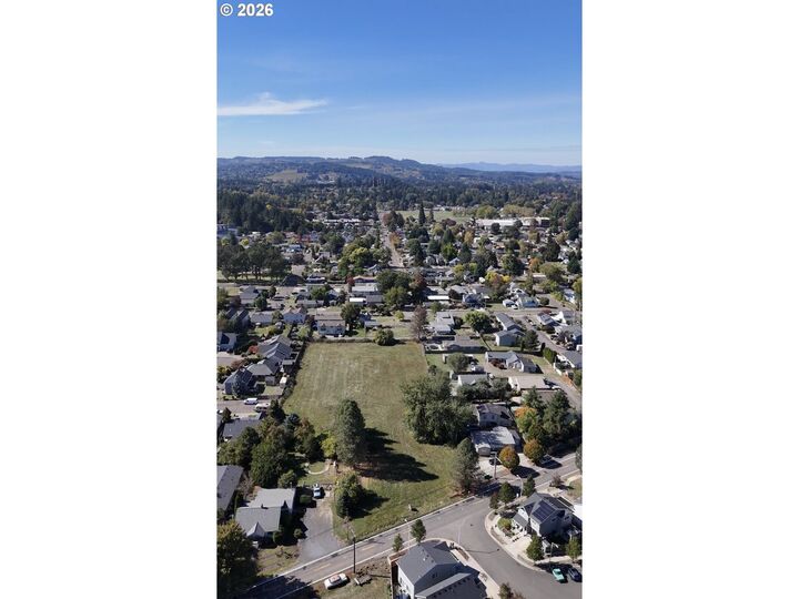 Property Photo: 917 S Wynooski St OR 97132
