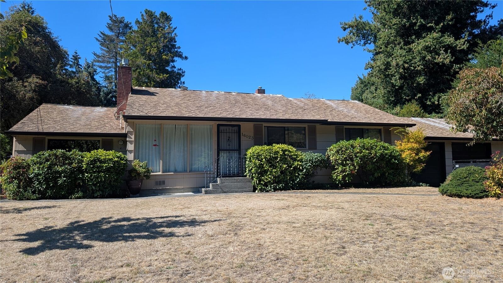 Property Photo: 16023 32nd Avenue NE WA 98155