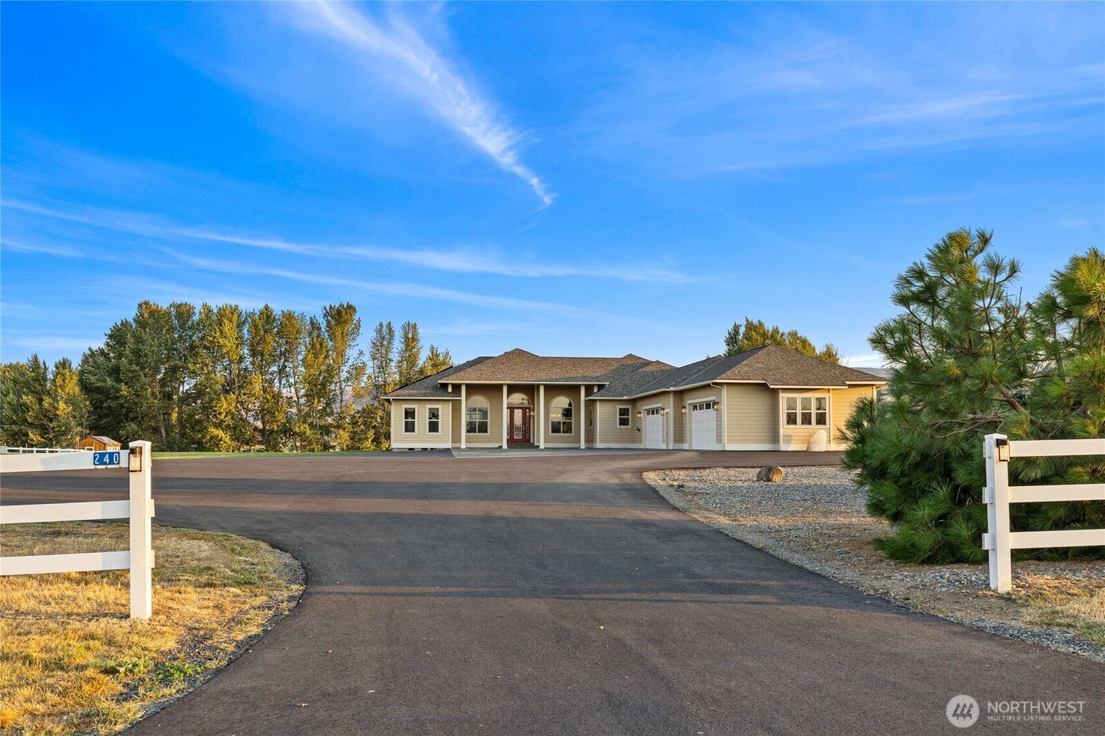 Property Photo: 240 Majestic Heights Drive WA 98926