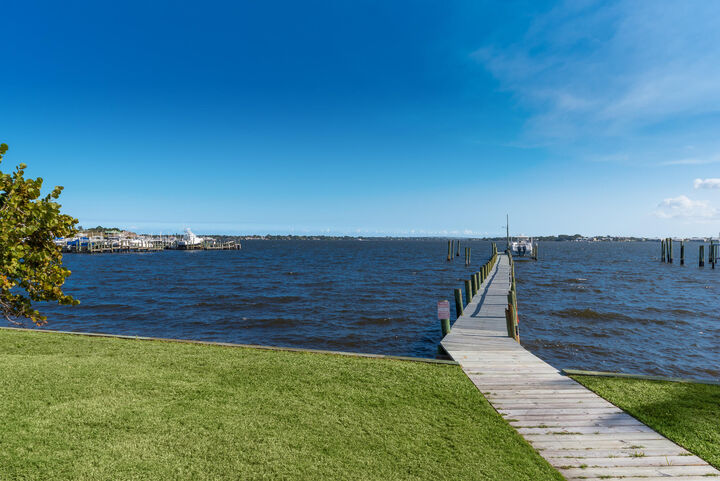 Property Photo:  1712 NE Seahorse Place  FL 34957 