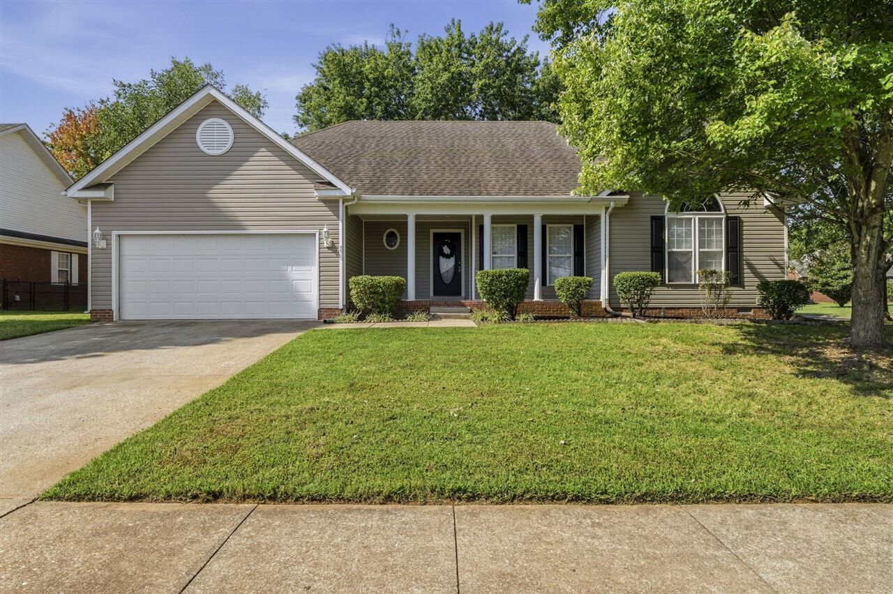Property Photo: 705 Whitebeam Court KY 42104