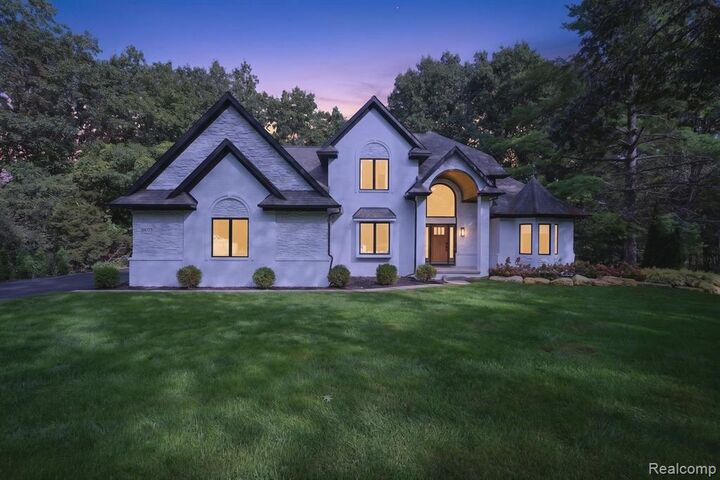 Property Photo:  10073 Silver Lake Road  MI 48116 