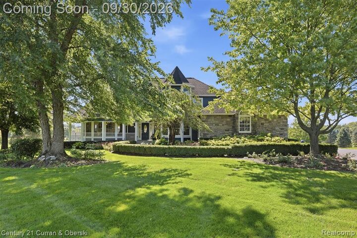 Property Photo: 13096 Macneil Court MI 48380