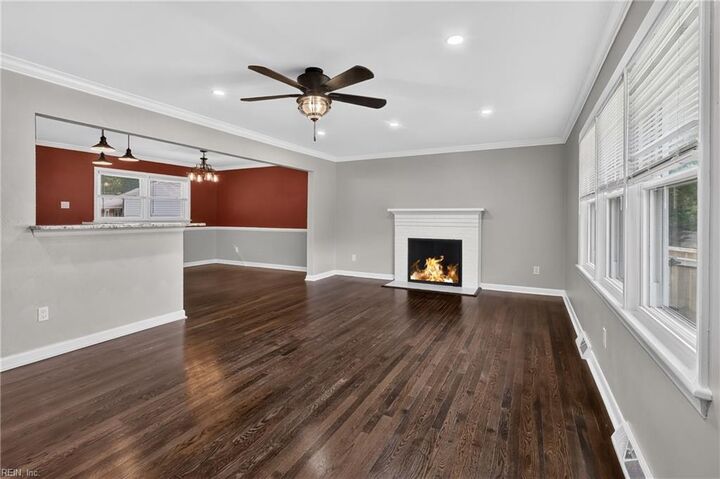 Property Photo: 6 Tuckahoe Dr VA 23606