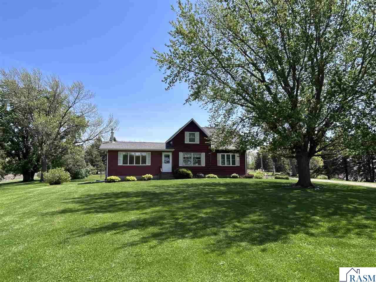 Property Photo: 84777 State Highway 60 MN 56062