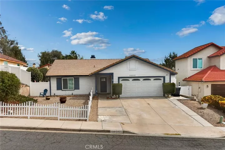 Property Photo: 25992 Country Walk Lane CA 92563