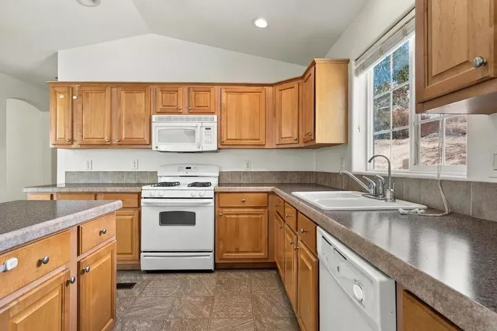 Property Photo: 18453 Ramona View Dr CA 92065