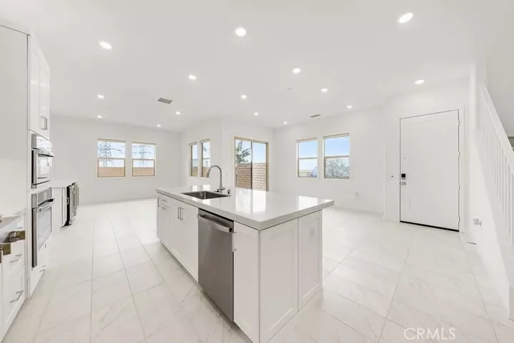 Property Photo: 1418 Lupine Terrace CA 90640