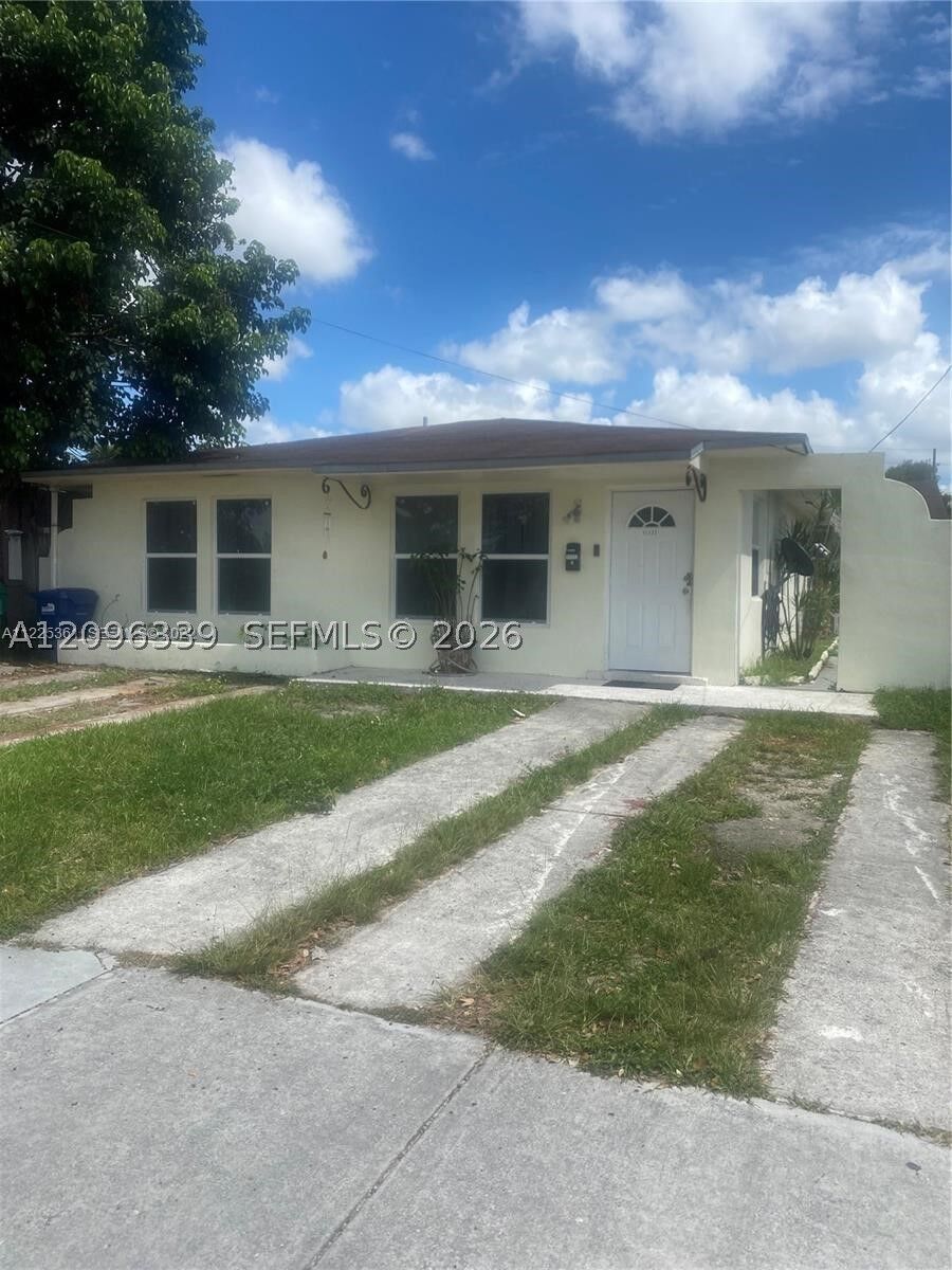 Property Photo:  11122 SW 7th St  FL 33174 