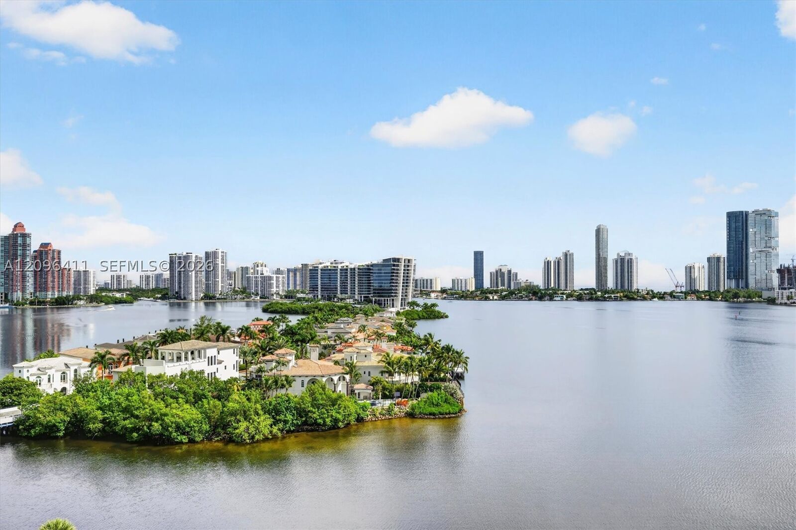 Property Photo: 3000 Island Blvd 1103 FL 33160