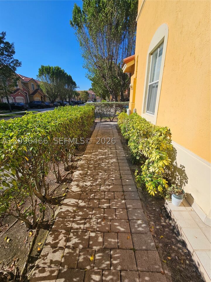 Property Photo: 16658 SW 79th Ter 0 FL 33193