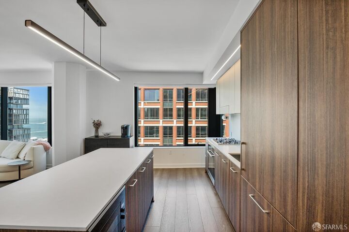 Property Photo:  280 Spear Street 16G  CA 94105 