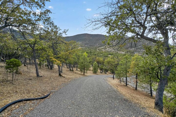 Property Photo:  1522 Oak Valley Drive  CA 96097 