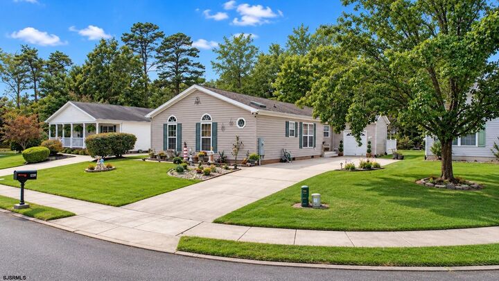 Property Photo: 123 Aberdeen Ct NJ 08330