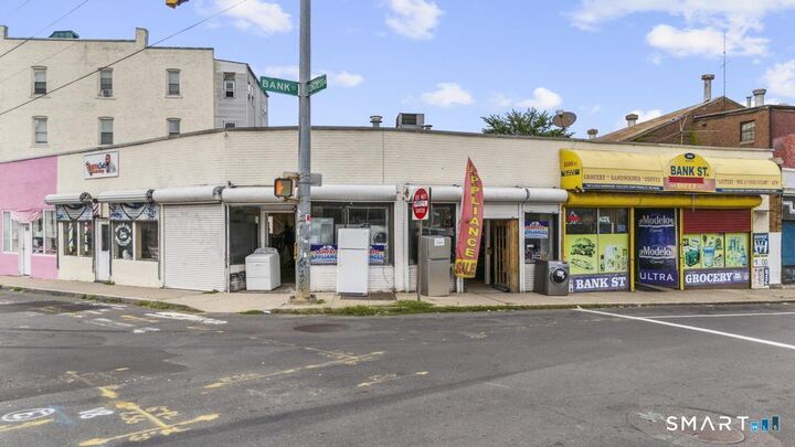 Property Photo:  872 Bank Street  CT 06708 