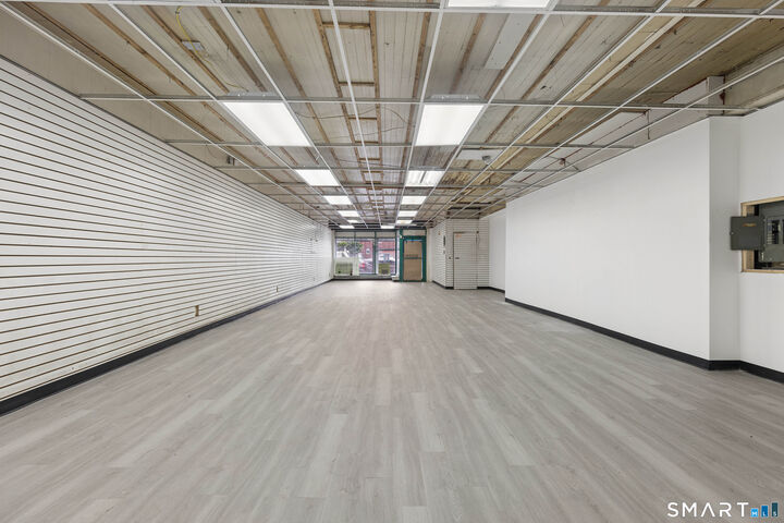 Property Photo:  654 Park Street 1A  CT 06106 