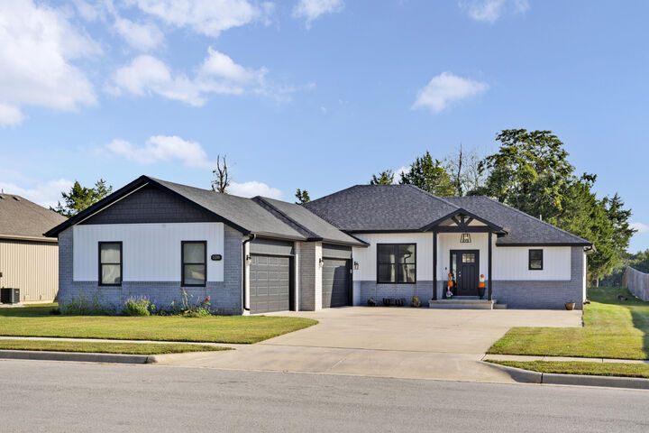 Property Photo: 528 Fox Creek Road MO 65742