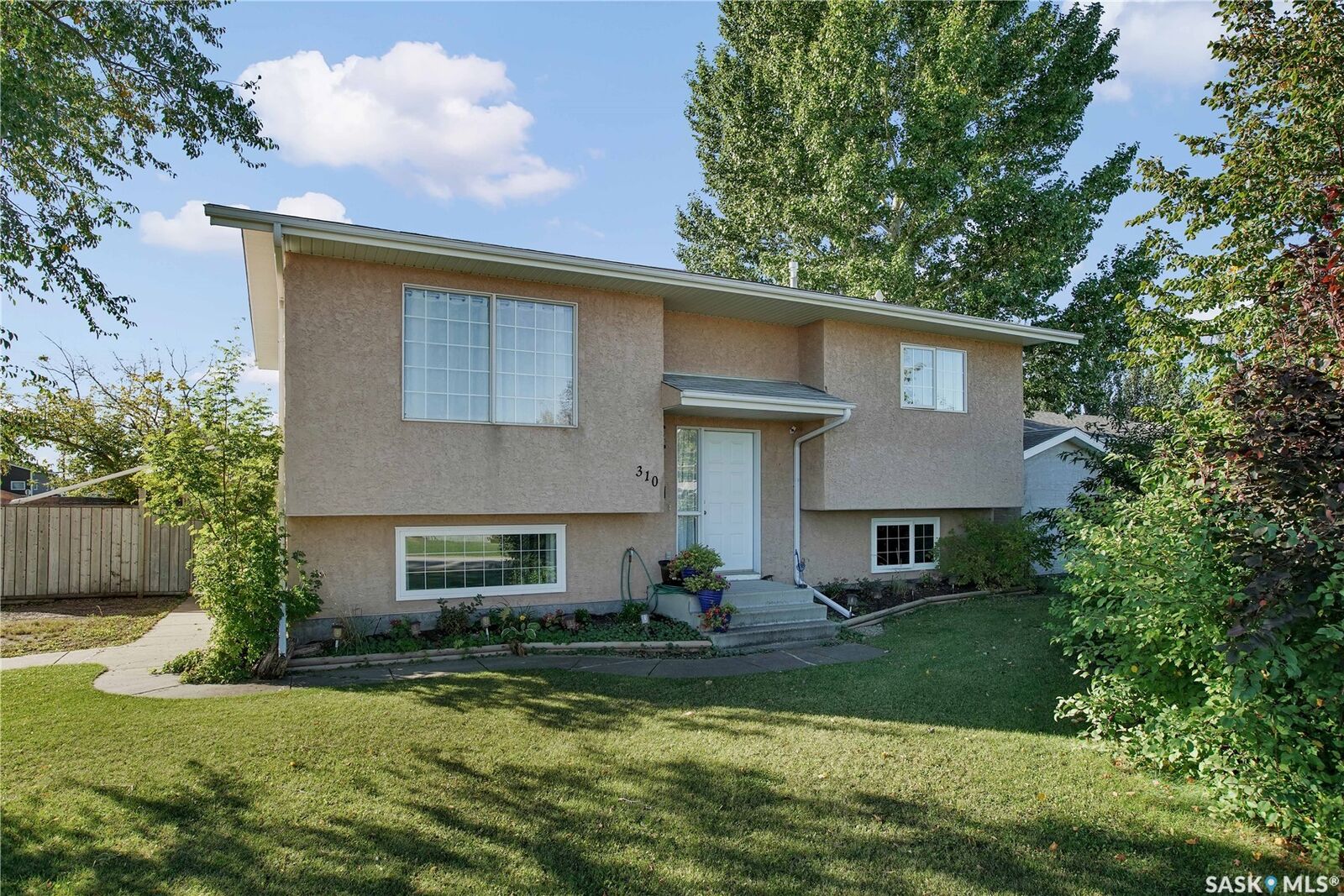 Photo de la propriété:  310 4th Street  SK S0K 1K0 