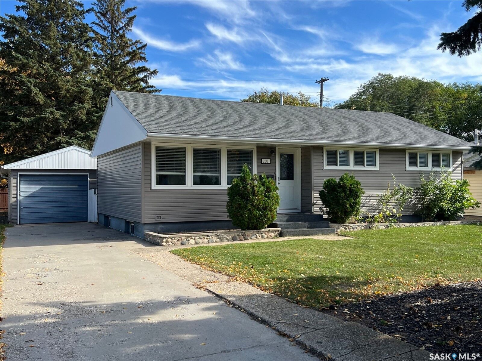 Property Photo:  2301 William Avenue  SK S7J 1A7 