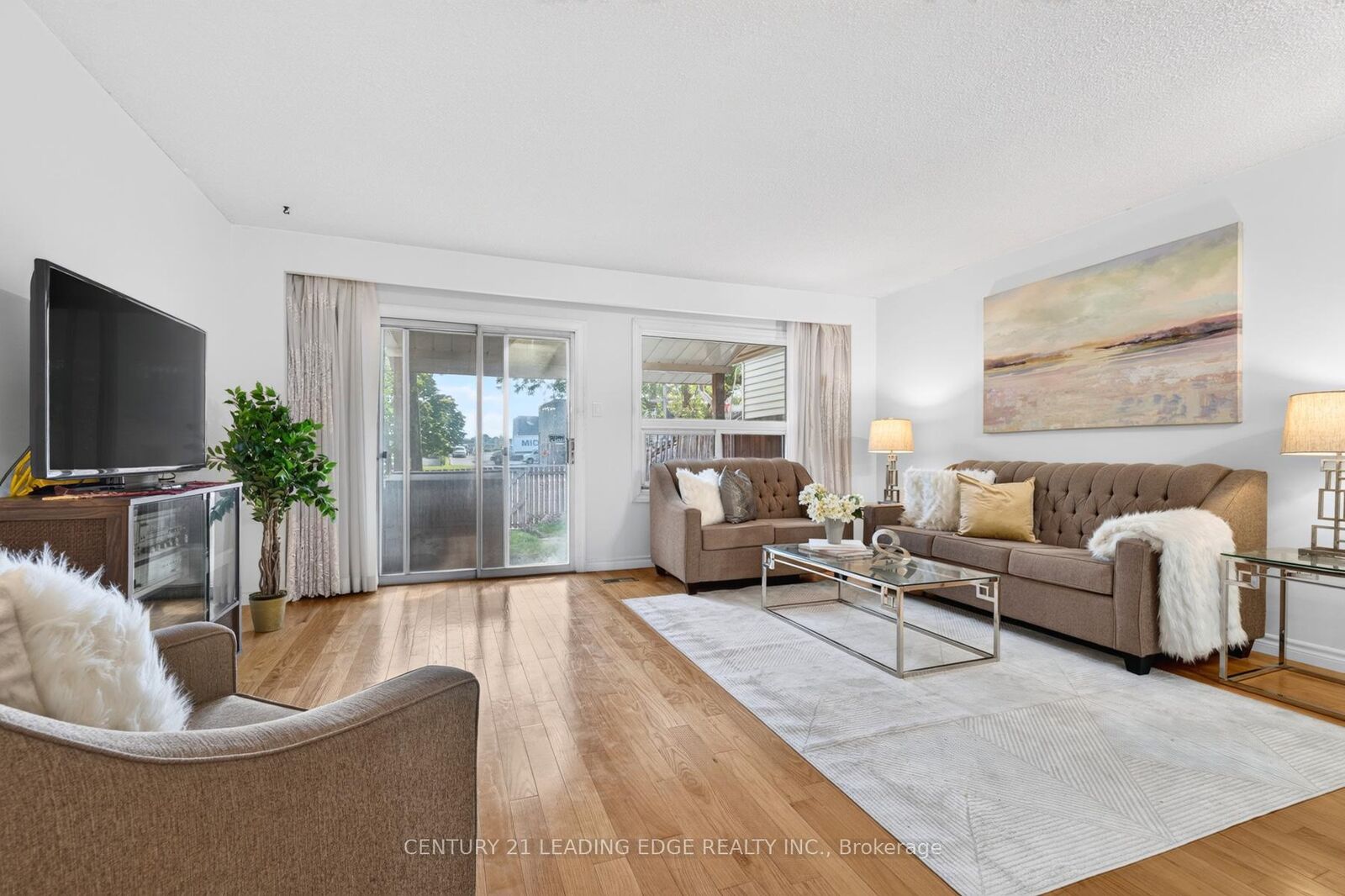 Property Photo: 58 Valdor Drive ON M1V 1R4
