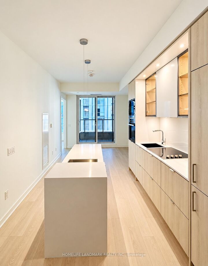 Property Photo:  11 Yorkville Avenue 1007  ON M4W 0B7 
