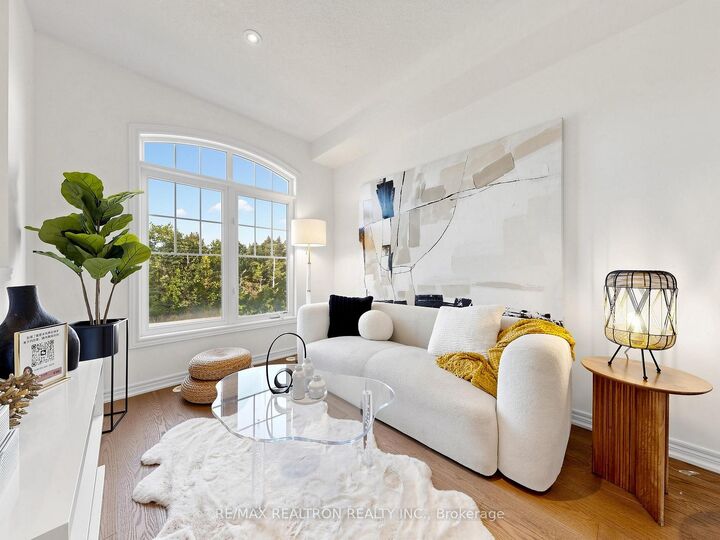 Property Photo:  71 Dundas Way  ON L6E 0R7 
