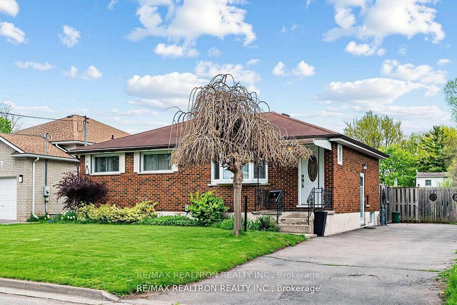 Property Photo:  42 Charles Street  ON N3T 1B3 