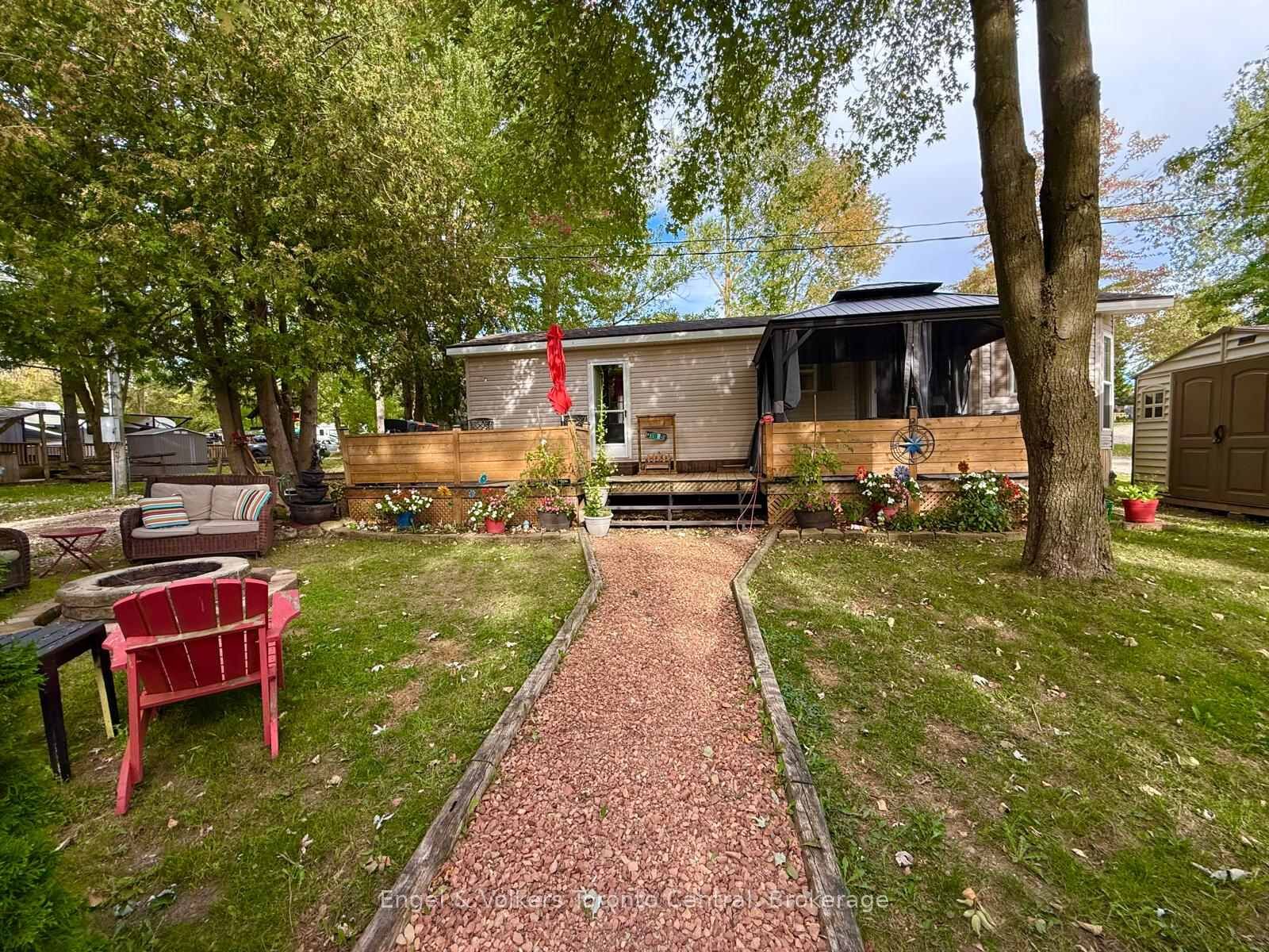 Property Photo:  7489 Sideroad 5 E N/A P 6  ON N0G 2L0 