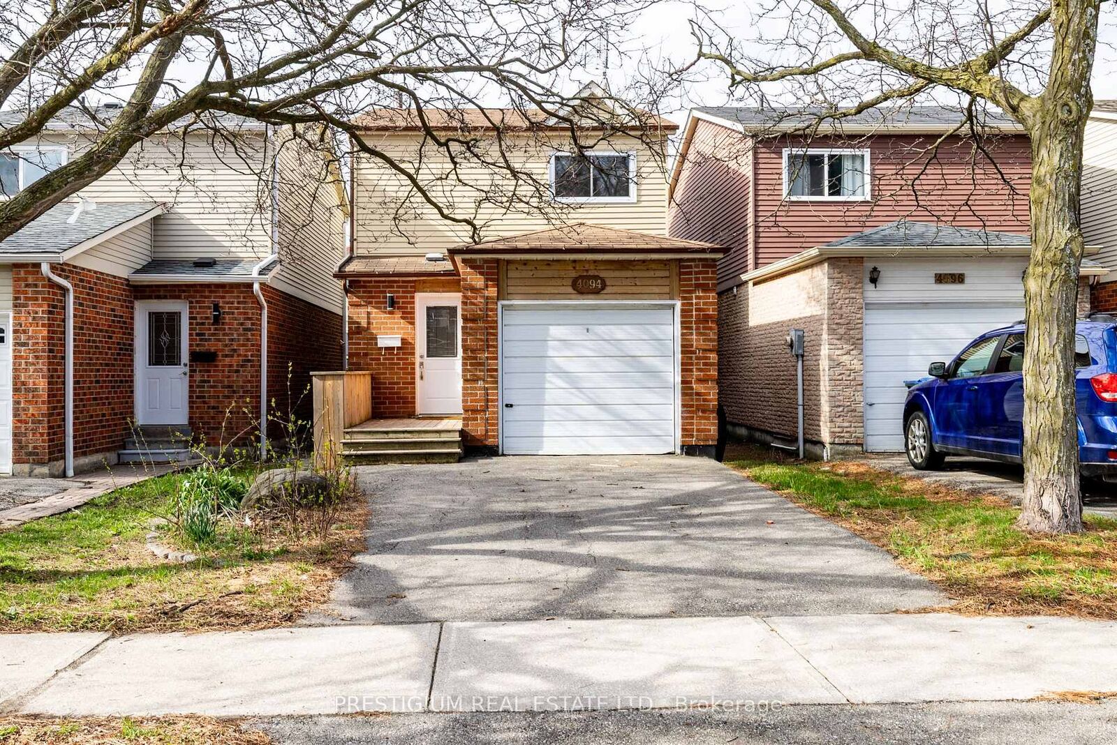 Property Photo:  4094 Teakwood Drive  ON L5C 3L6 