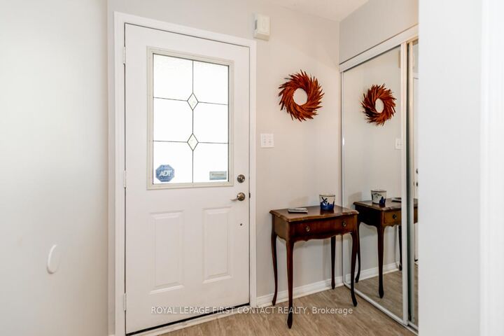 Property Photo:  5 Kelly Place  ON L4N 8N2 