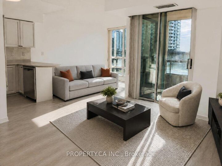 Property Photo:  238 Doris Avenue 812  ON M2N 6W1 