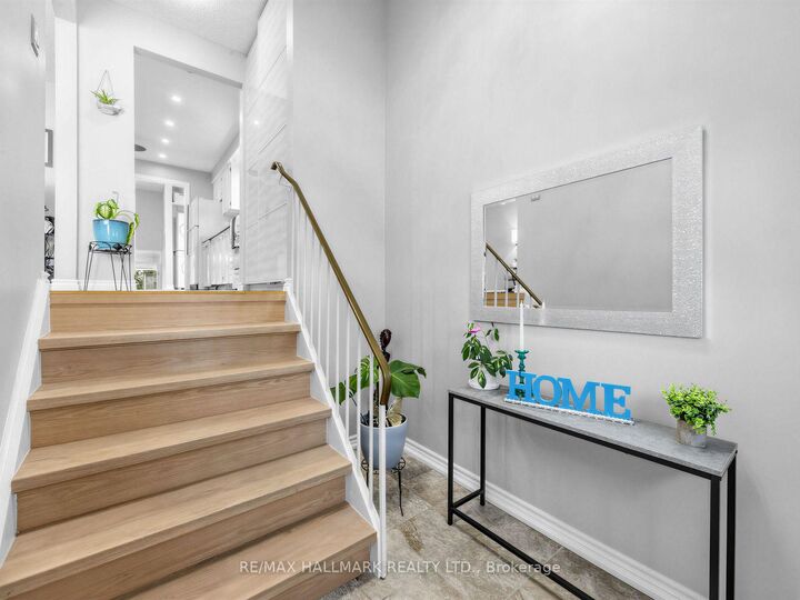 Property Photo:  1333 Cherrydown Drive  ON L1H 8C8 