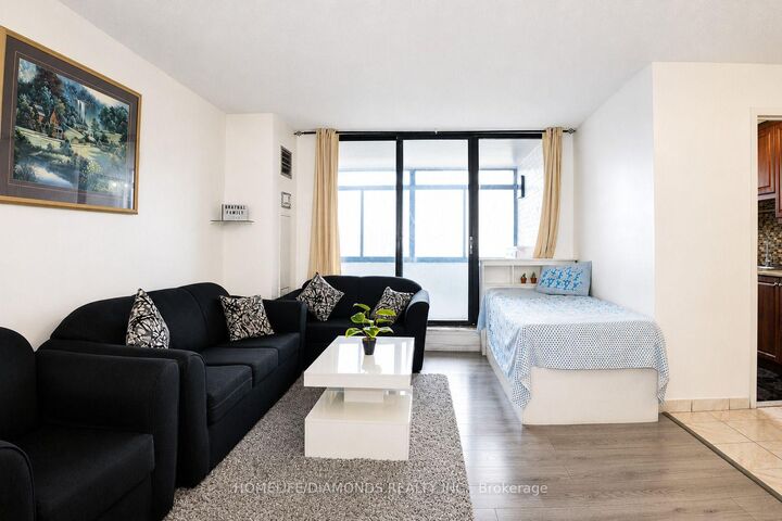 Property Photo:  18 Knightsbridge Road 1411  ON L6T 3X5 