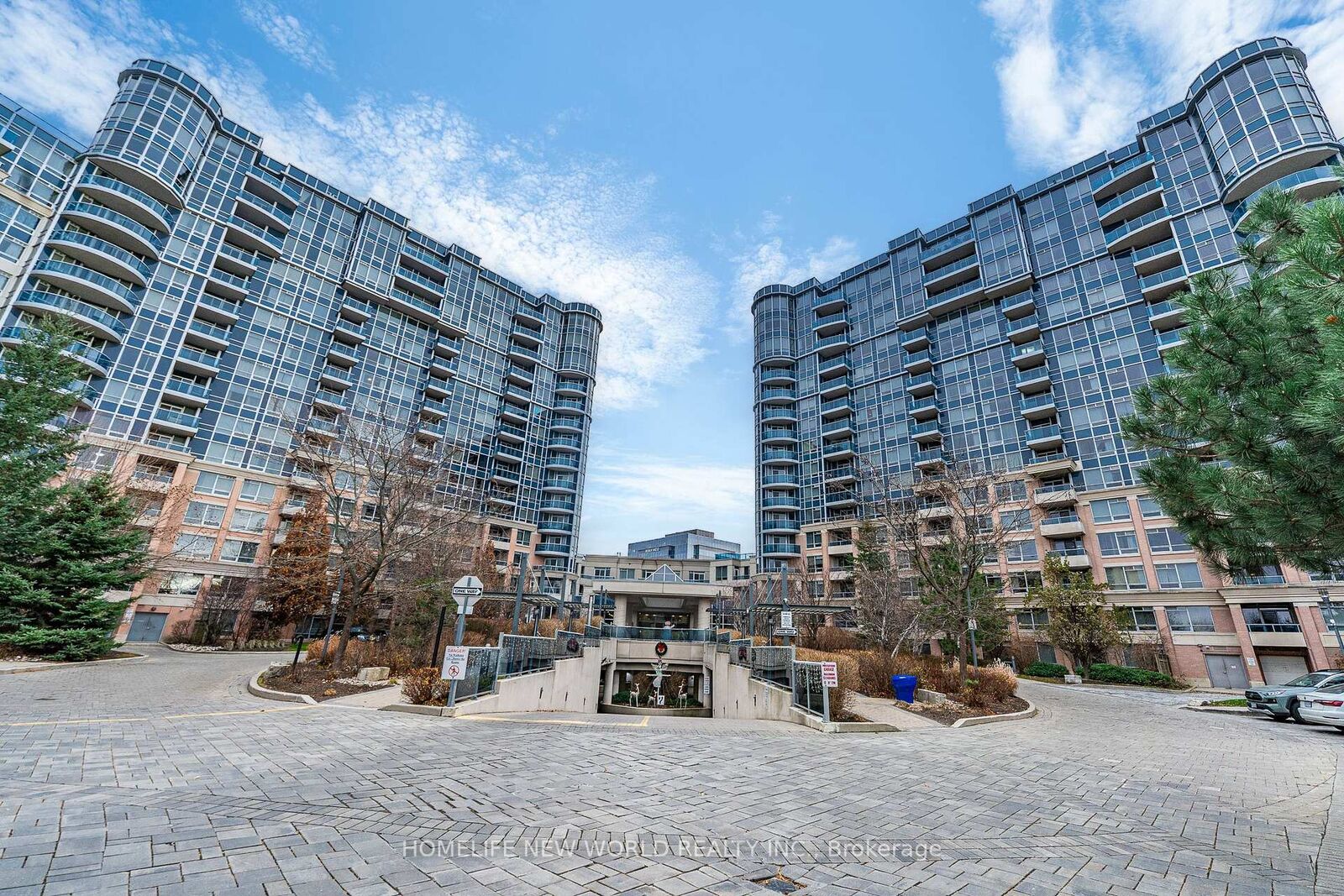 Property Photo:  23 Cox Boulevard Ph63  ON L3R 7Z9 