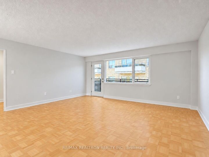 Property Photo:  95 Lawton Boulevard 608  ON M4V 1Z8 