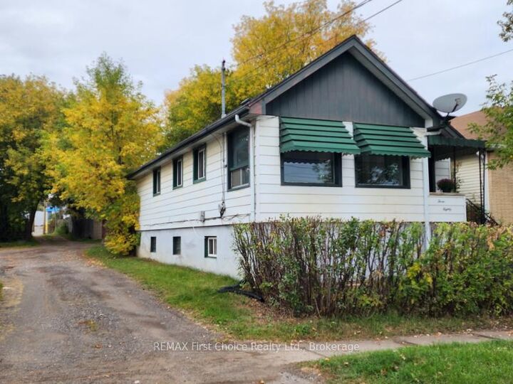 Property Photo:  380 Queen Street  ON P7B 2K1 