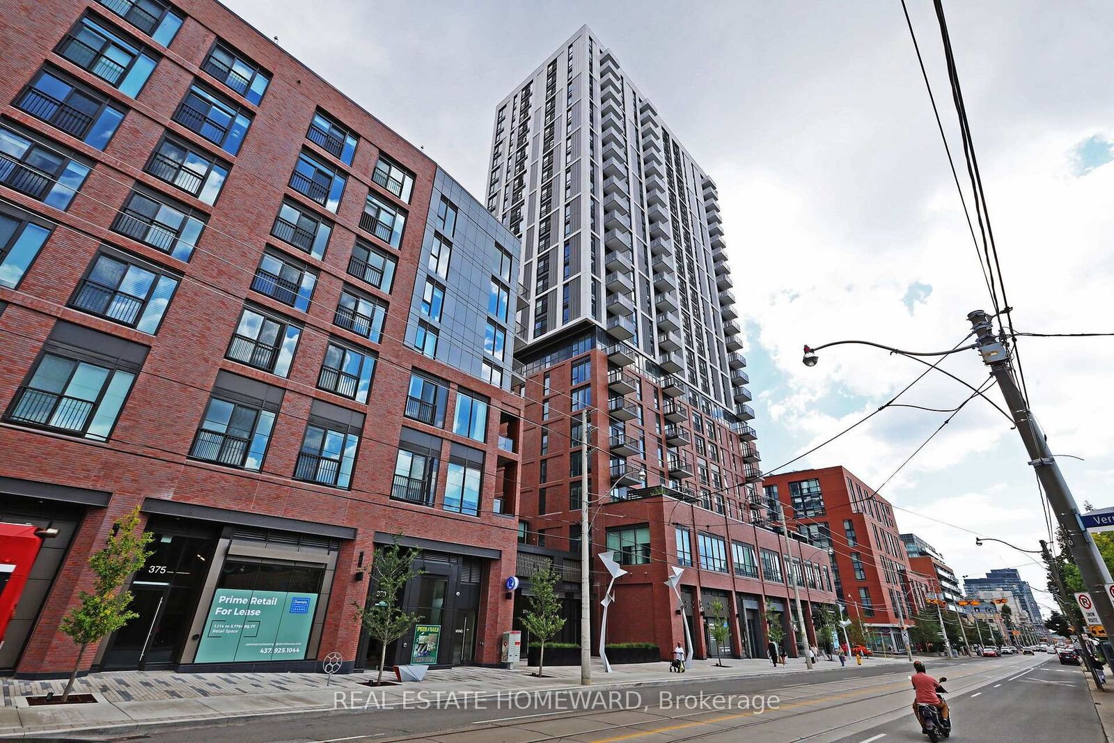 Property Photo:  10 Oak Street 1703  ON M5A 0Z1 