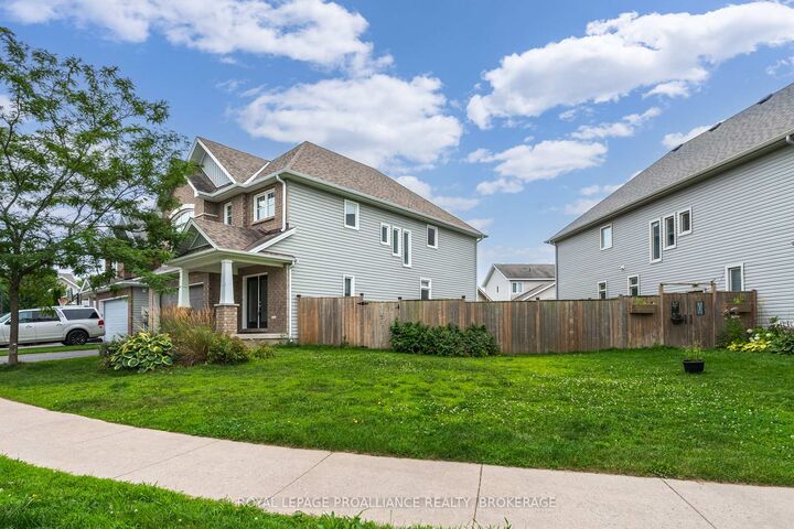 Property Photo:  1397 Waterside Way  ON K7K 0E9 