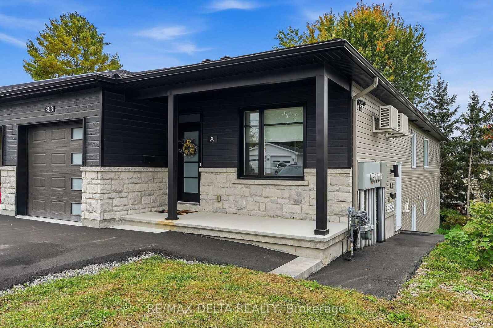 Property Photo:  888 Chapman Street B  ON K4K 1E5 