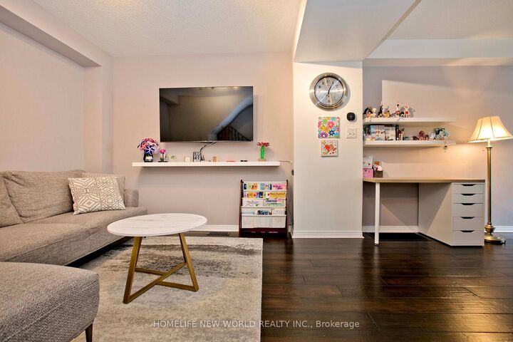 Property Photo:  30 Linnell Street  ON L1Z 0K8 