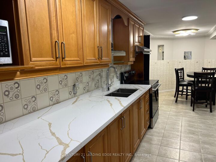 Property Photo:  10 Pine Bough Manor Basement  ON L4S 1A4 