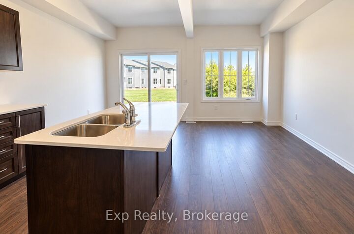 Property Photo:  39 Lincoln Drive  ON K8N 0T7 
